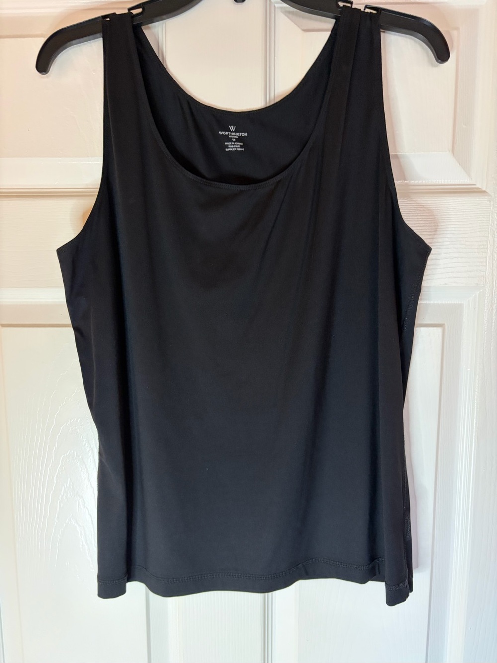 Worthington Classic Black Scoop Neck Tank